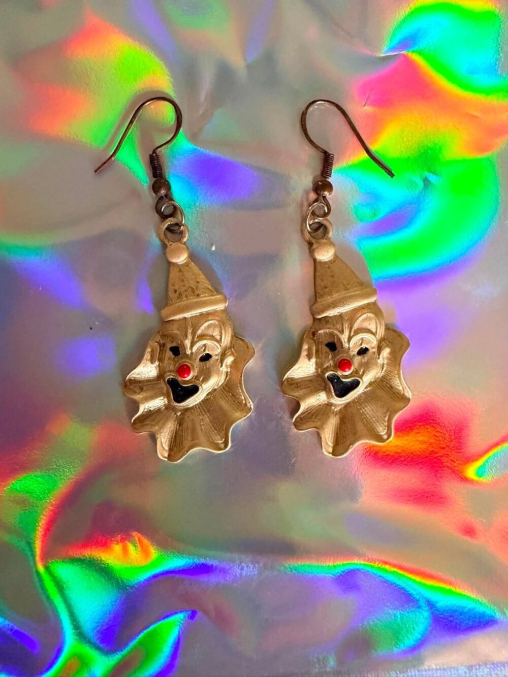 Vintage Style Creepy Clown Dangle Earrings Gold Tone Halloween Clowncore
